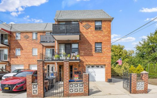 75-21 Caldwell Ave, Middle Village, NY 11379
