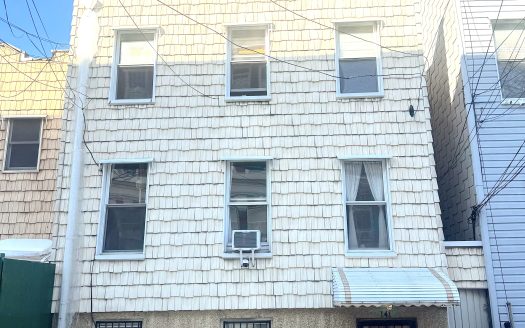 141 Conselyea St, Williamsburg, NY 11211