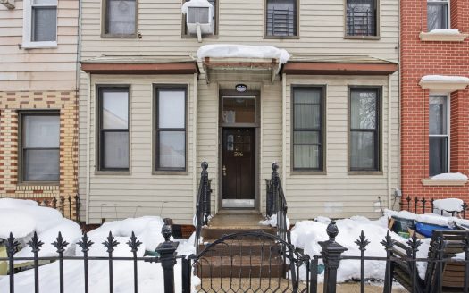 596 Humboldt St, Greenpoint, NY 11222